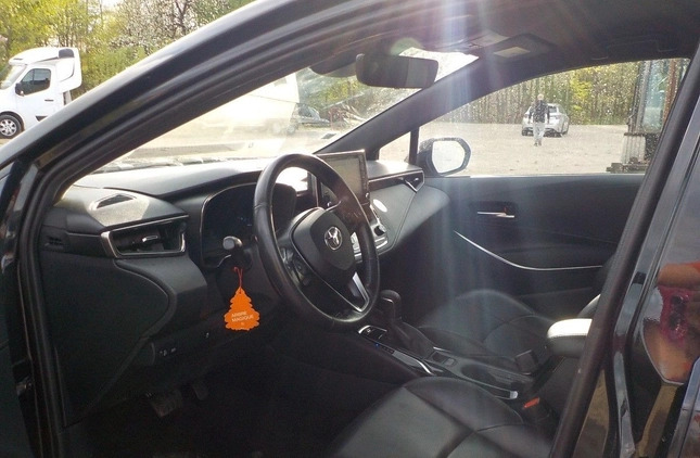Toyota Corolla cena 42900 przebieg: 275734, rok produkcji 2019 z Sokółka małe 631
